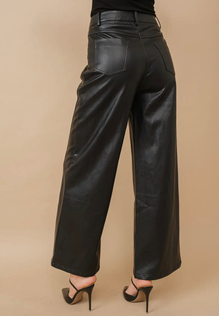 Wide Leg
High Rise faux Leather Pants