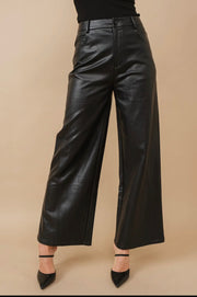 Wide Leg
High Rise faux Leather Pants